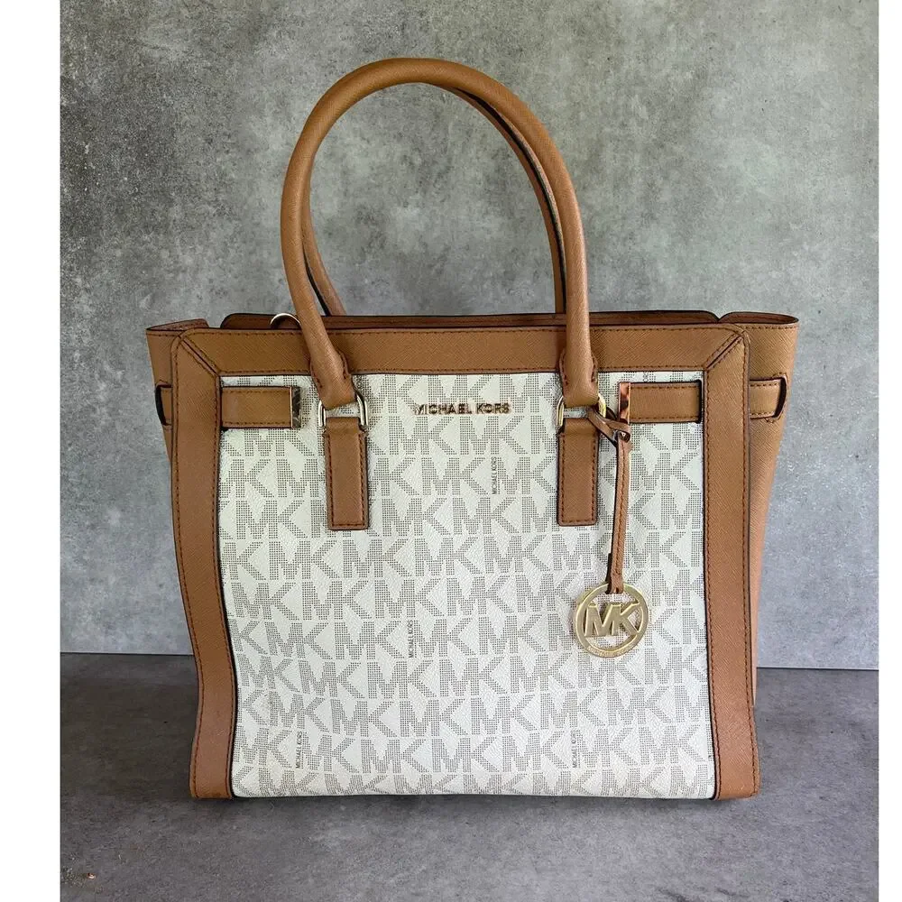Michael Kors Large Dillon Satchel in Vanilla Acorn Signature MK monogram classic